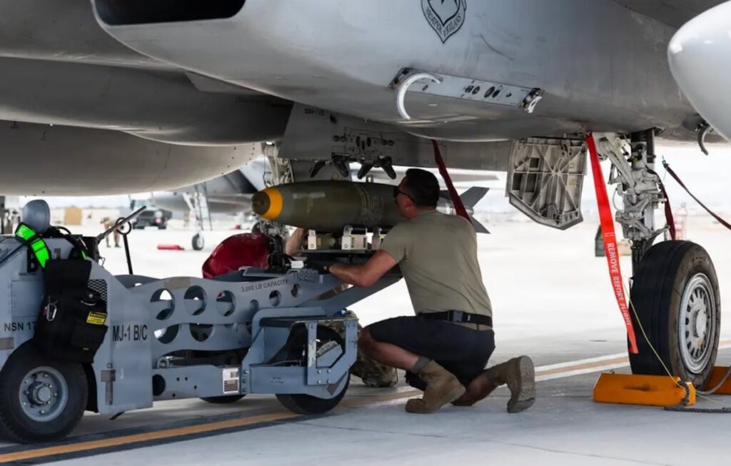 In first, Oregon Guard F-15EXs drop live bombs In first, Oregon Guard F-15EXs drop live bombs