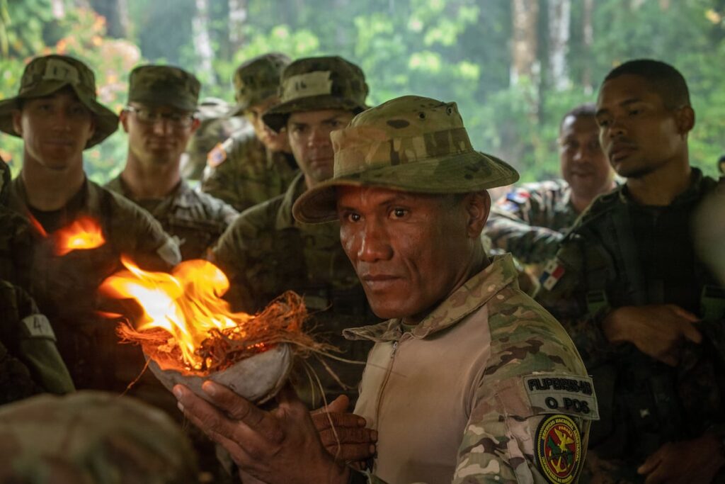 The US Army is back in the jungle. Panamanians are showing soldiers the way. The US Army is back in the jungle. Panamanians are showing soldiers the way.